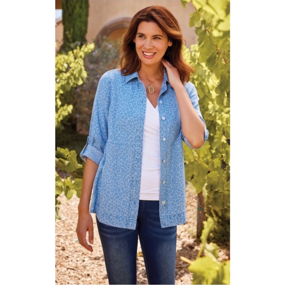 SOFT SURROUNDINGS Leopard Print Chambray Long Sleeve Button‎ Down Top Size Large